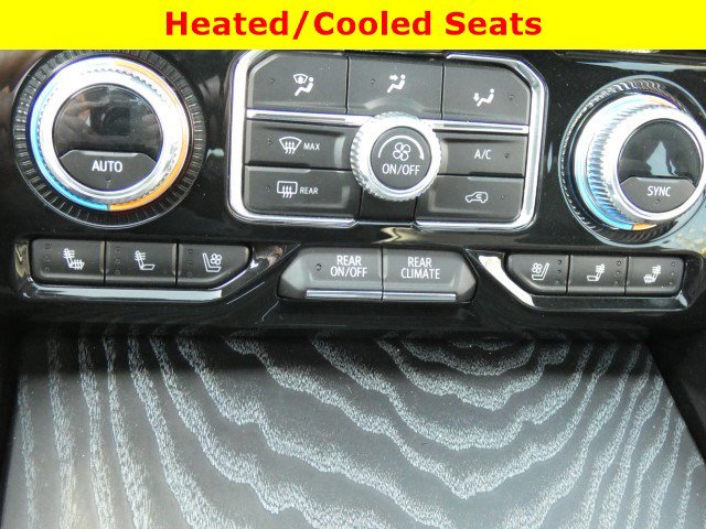 Used 2023 GMC Yukon XL Denali AWD/4WD image 29