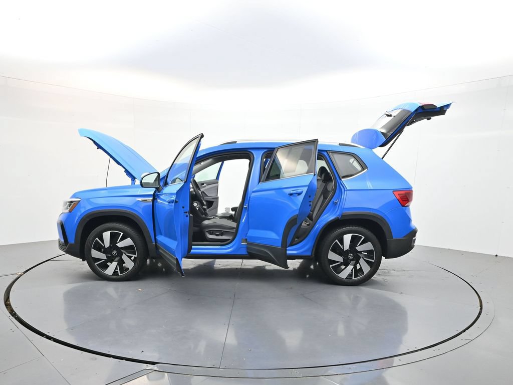 Used 2024 Volkswagen Taos SEL AWD/4WD image 35