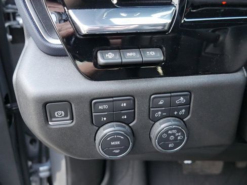 Used 2024 Chevrolet Silverado 1500 High Country w/ Technology Package AWD/4WD image 11