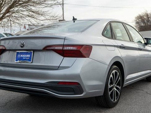 Used 2024 Volkswagen Jetta Sport FWD image 6
