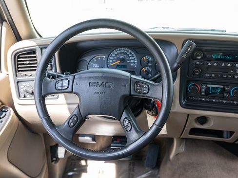 Used 2005 GMC Sierra 2500 SLE w/ Heavy-Duty Power Package AWD/4WD image 40