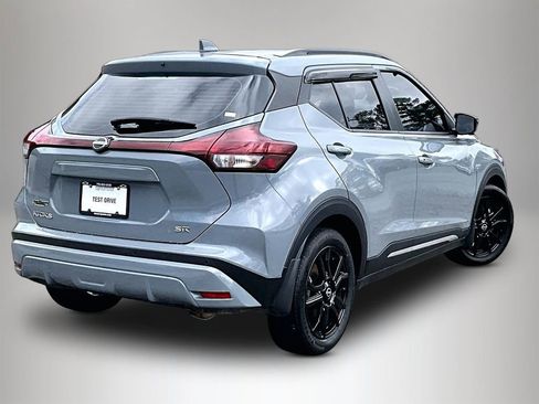Used 2023 Nissan Kicks SR w/ SR Premium Package image 5