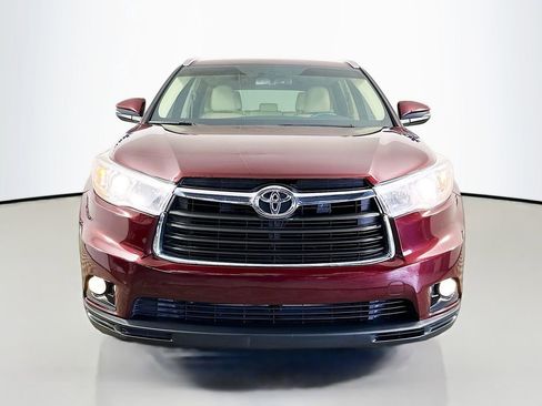 Used 2016 Toyota Highlander XLE image 2