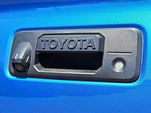 Used 2016 Toyota Tacoma TRD Off-Road AWD/4WD image 30