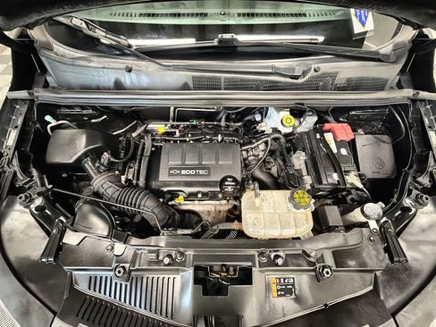 Used 2020 Chevrolet Trax LS AWD/4WD image 17