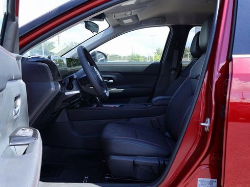 New 2026 Nissan Kicks SR image 7