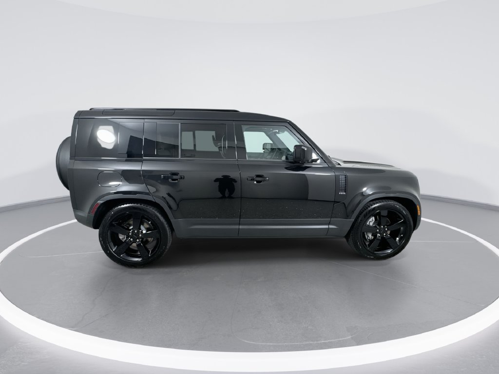New 2026 Land Rover Defender 110 S AWD/4WD image 9