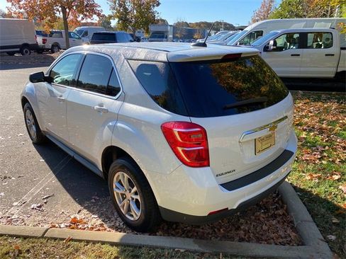 Used 2017 Chevrolet Equinox LS image 30
