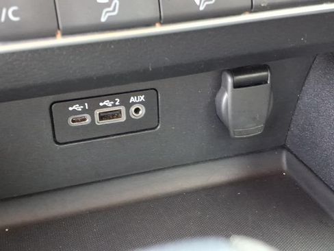 Used 2025 Nissan Altima 2.5 SV AWD/4WD image 8