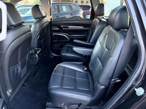 Used 2022 Kia Telluride SX w/ Nightfall Edition Package image 16