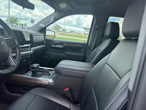 Used 2025 Chevrolet Silverado 1500 LT Trail Boss w/ Convenience Package II AWD/4WD image 10