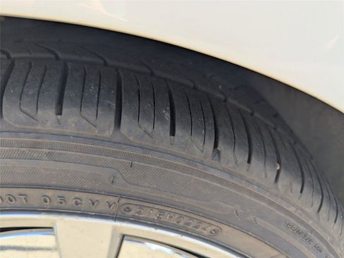 Used 2019 Volkswagen Beetle S image 11