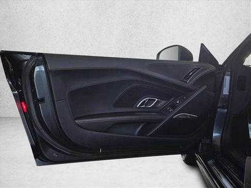 Used 2018 Audi R8 V10 plus image 15