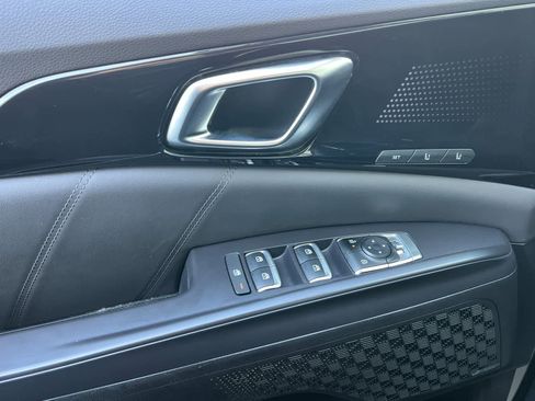 Used 2025 Kia Carnival SX Prestige image 13