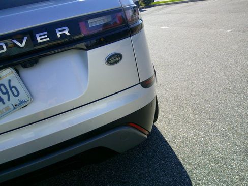 Used 2019 Land Rover Range Rover Velar S AWD/4WD image 9