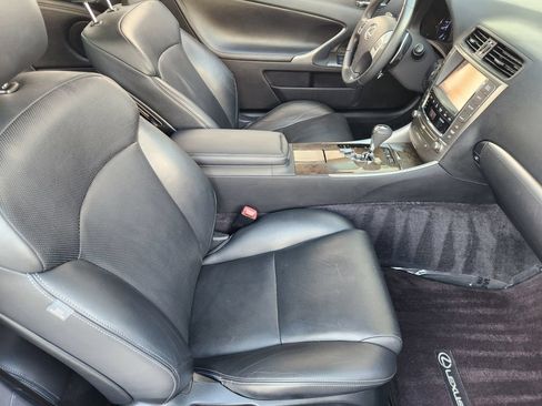 Used 2013 Lexus IS 250C w/ Luxury Pkg RWD image 14