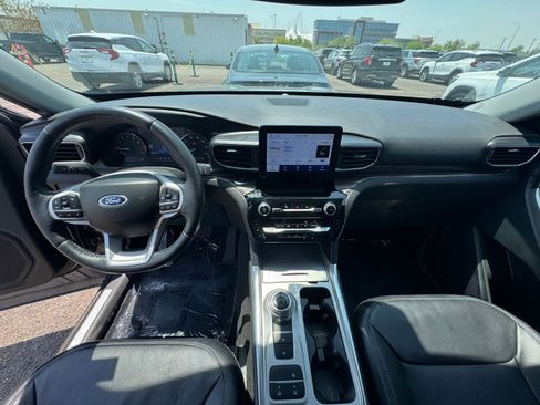 Used 2023 Ford Explorer Limited image 33