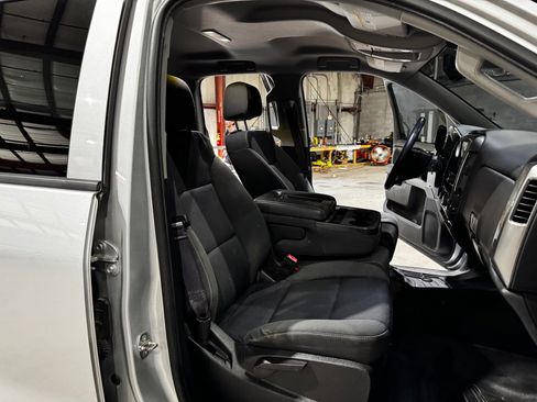 Used 2017 Chevrolet Silverado 1500 LT w/ All Star Edition image 27