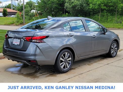 Used 2025 Nissan Versa SV FWD image 3
