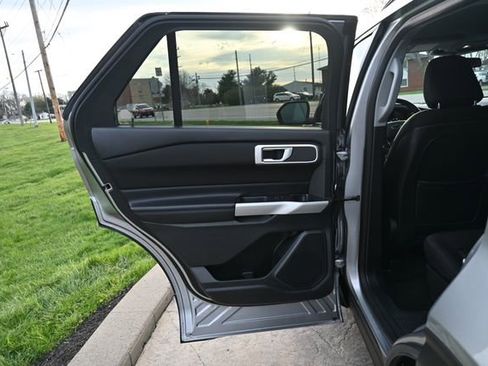 Used 2020 Ford Explorer XLT w/ Comfort Package AWD/4WD image 24