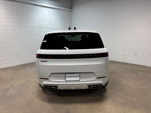 New 2025 Land Rover Range Rover Sport Dynamic SE image 8