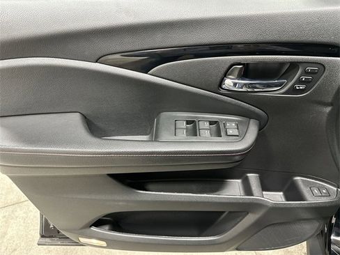 Used 2022 Honda Pilot Black Edition image 17