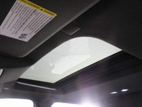 Used 2025 GMC Sierra 1500 AT4 w/ AT4 Premium Package image 12