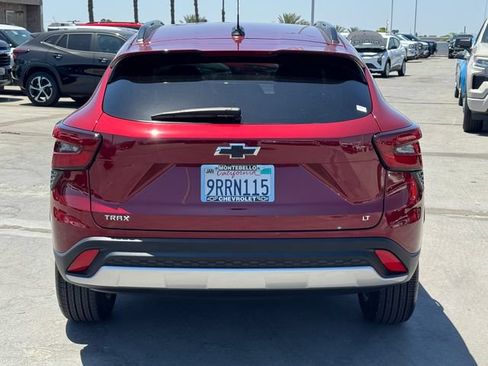 Certified 2024 Chevrolet Trax LT w/ Driver Confidence Package FWD image 4