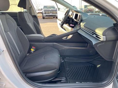 New 2026 Hyundai Elantra SE FWD image 19