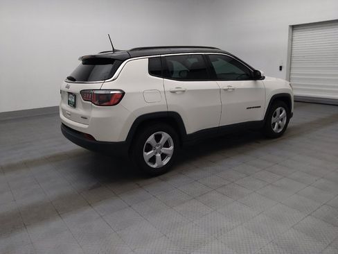 Used 2019 Jeep Compass Latitude FWD image 10