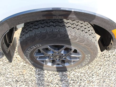 Used 2024 Ford Ranger XLT w/ FX4 Off-Road Package AWD/4WD image 9