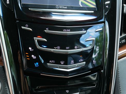 Used 2019 Cadillac Escalade ESV Luxury AWD/4WD image 24