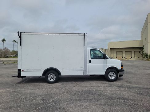 Used 2023 GMC Savana 3500 w/ Power Convenience Package RWD image 5