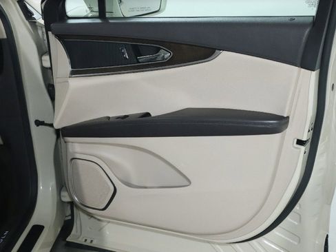 Used 2016 Lincoln MKX Reserve w/ Climate Package image 35