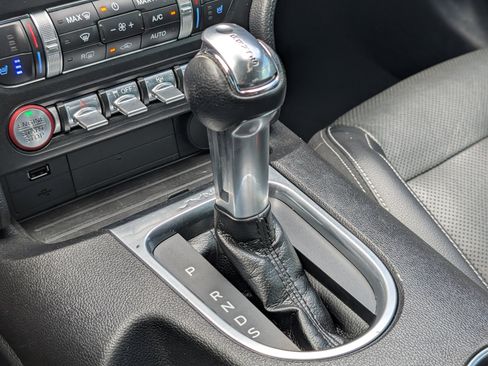 Used 2021 Ford Mustang GT Premium RWD image 32