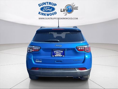 Used 2022 Jeep Compass Limited image 22