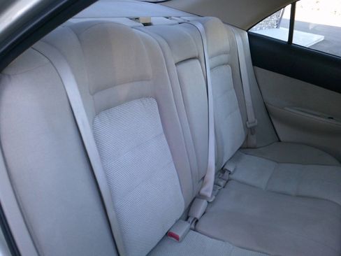 Used 2005 MAZDA MAZDA6 i FWD image 13