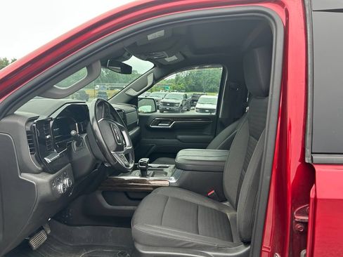 Used 2023 GMC Sierra 1500 Elevation w/ X31 Off-Road Package AWD/4WD image 4