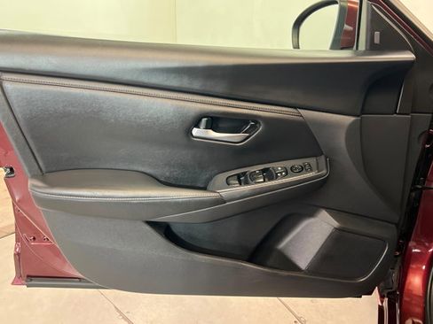 Used 2024 Nissan Sentra SV FWD image 14