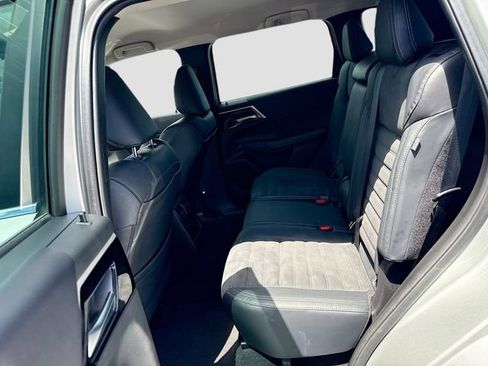 Used 2022 Mitsubishi Outlander SE AWD/4WD image 26