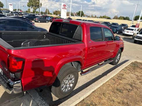 Used 2019 Toyota Tacoma SR5 RWD image 4