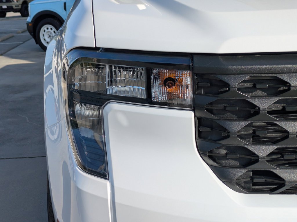New 2026 Ford Maverick XLT w/ XLT Luxury Package FWD image 9