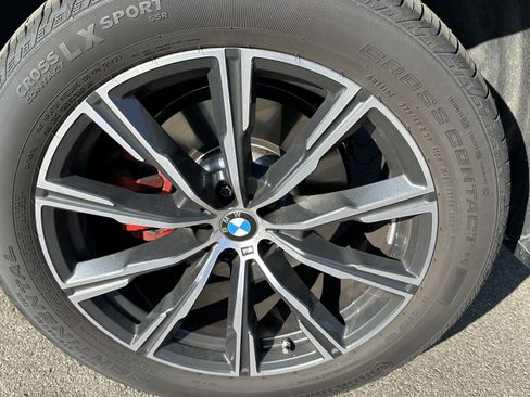 Used 2025 BMW X5 xDrive40i w/ M Sport Package image 13