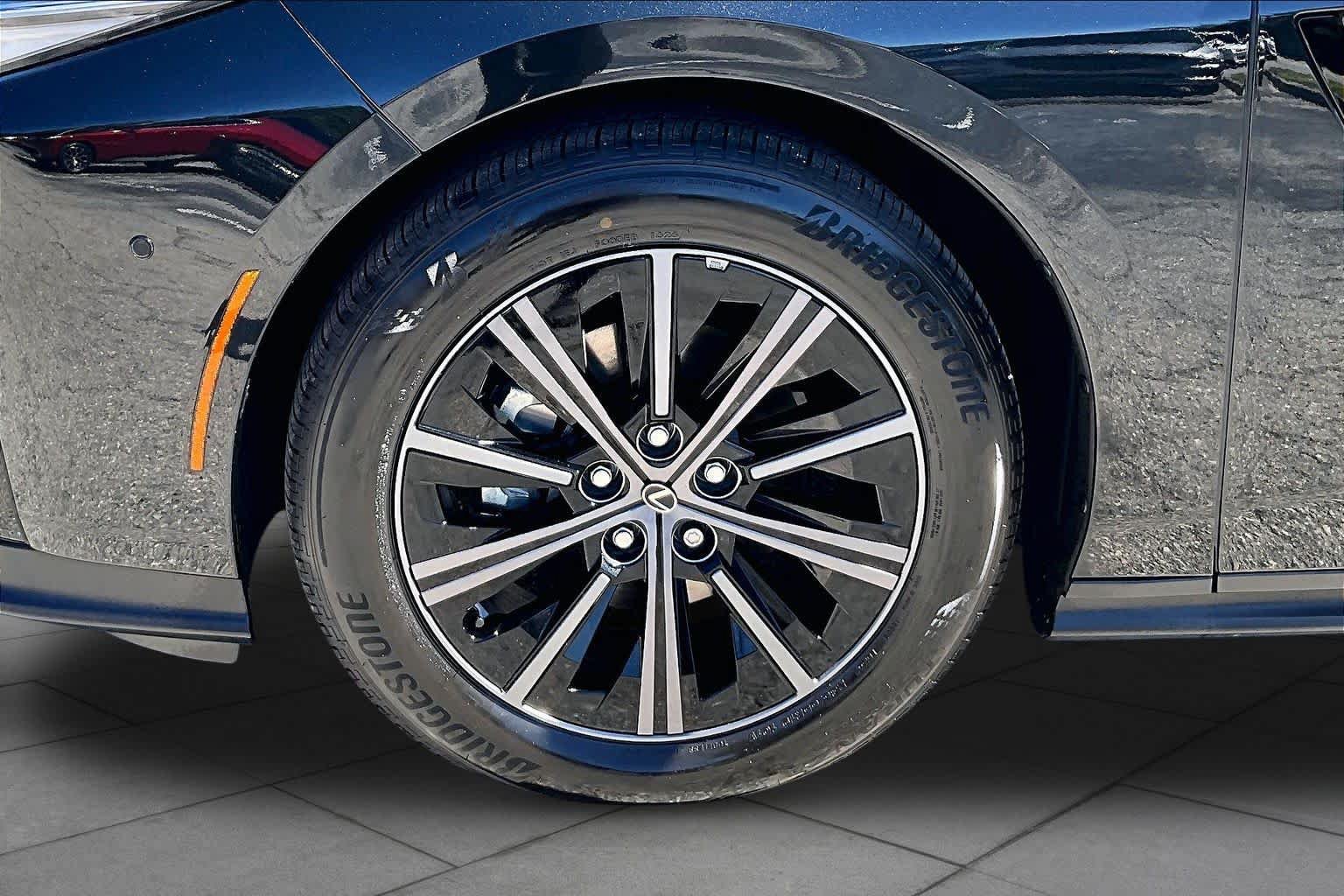 Used 2026 Lexus ES 350h w/ Accessory Package (K3) FWD image 11