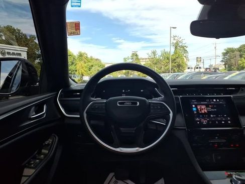 Certified 2024 Jeep Grand Cherokee Altitude AWD/4WD image 20