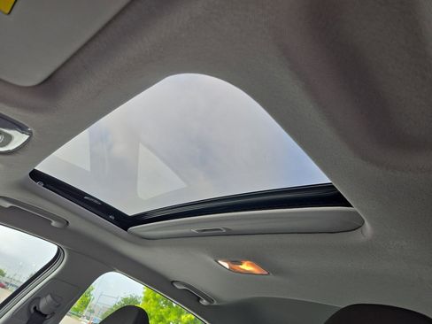 Used 2025 Hyundai Elantra SEL FWD image 17