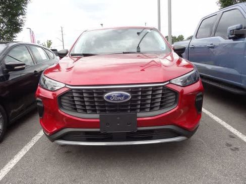 Used 2023 Ford Escape Active AWD/4WD image 2