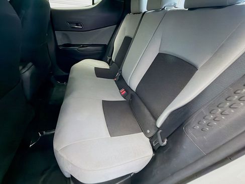 Used 2019 Toyota C-HR XLE FWD image 11