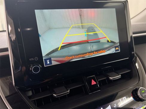 Used 2023 Toyota Corolla Cross XLE image 14