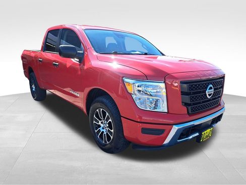 Used 2022 Nissan Titan SV AWD/4WD image 3